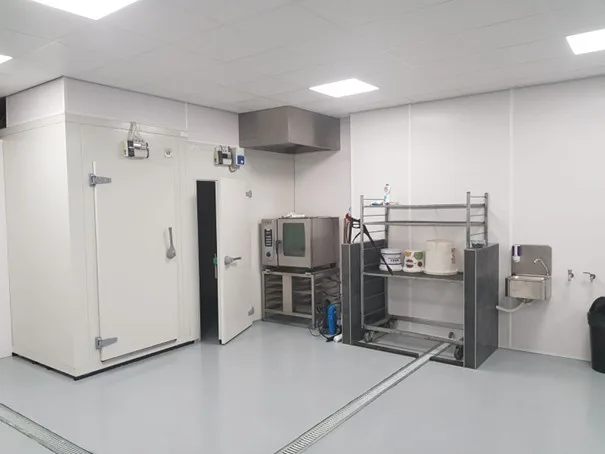 Slagerij wanden en plafonds